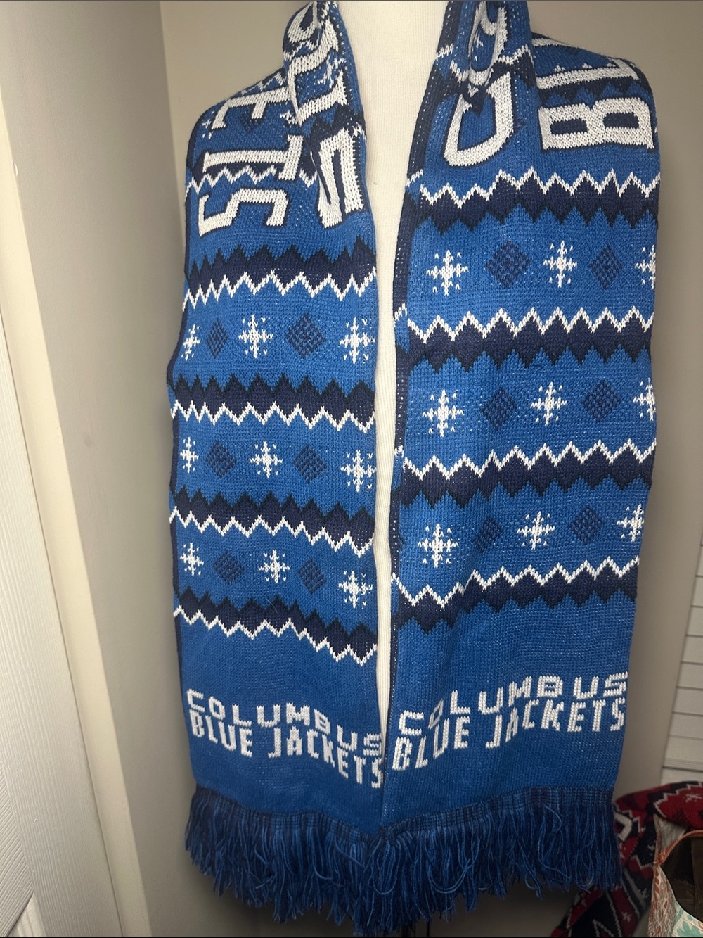 Columbus blue jackets Bold Blue and navy blue reversible scarf